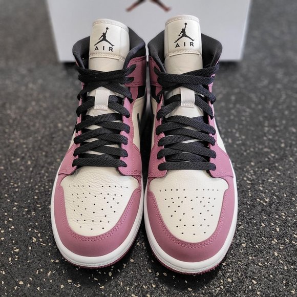 Nike Air Jordan 1 Mid Light Mulberry White Black Size 9W DC7267-500 - Picture 3 of 8